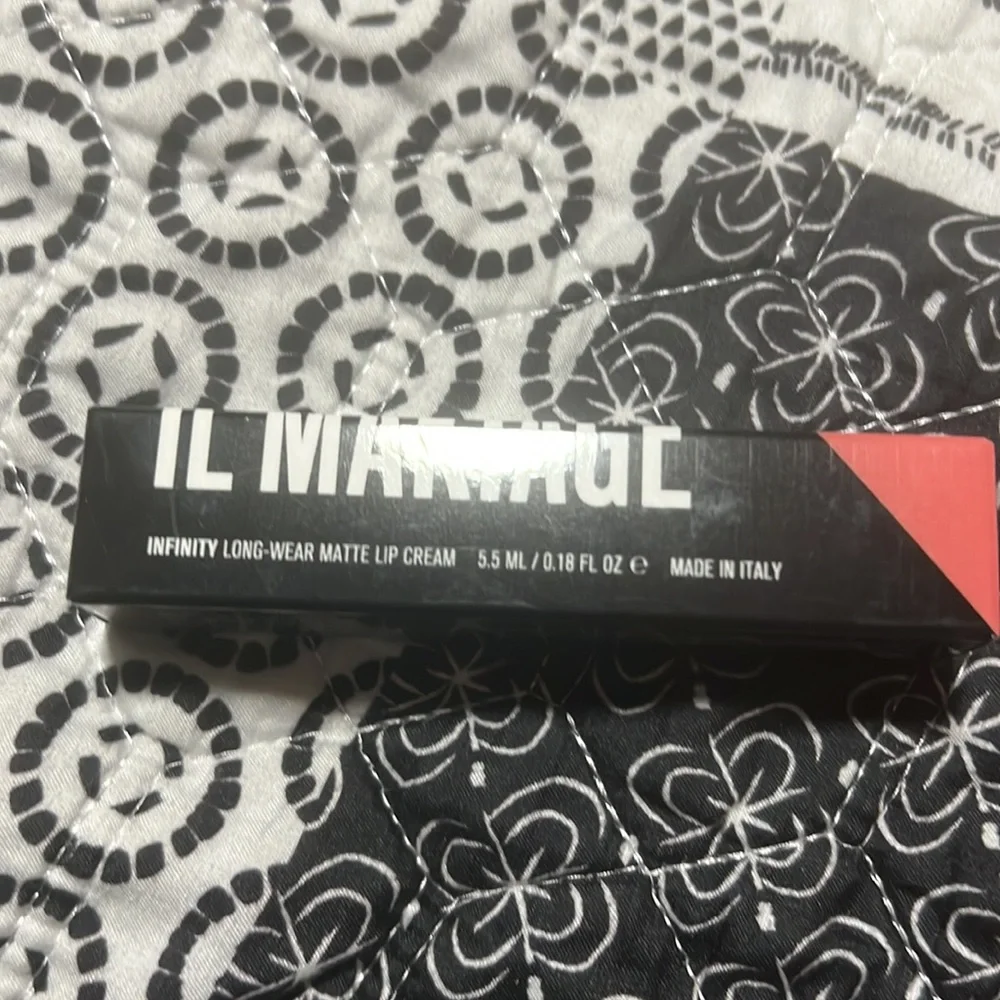🍭💕Il Makiage Matte Fiesta Infinity Longwear Matte Lip Cream